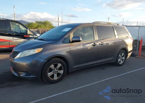 2012 Toyota Sienna Le V6 7 Passenger Auto Access Seat/Le V6 8 Passenger из США, поврежденный, VIN 5TDKK3DC8CS240083